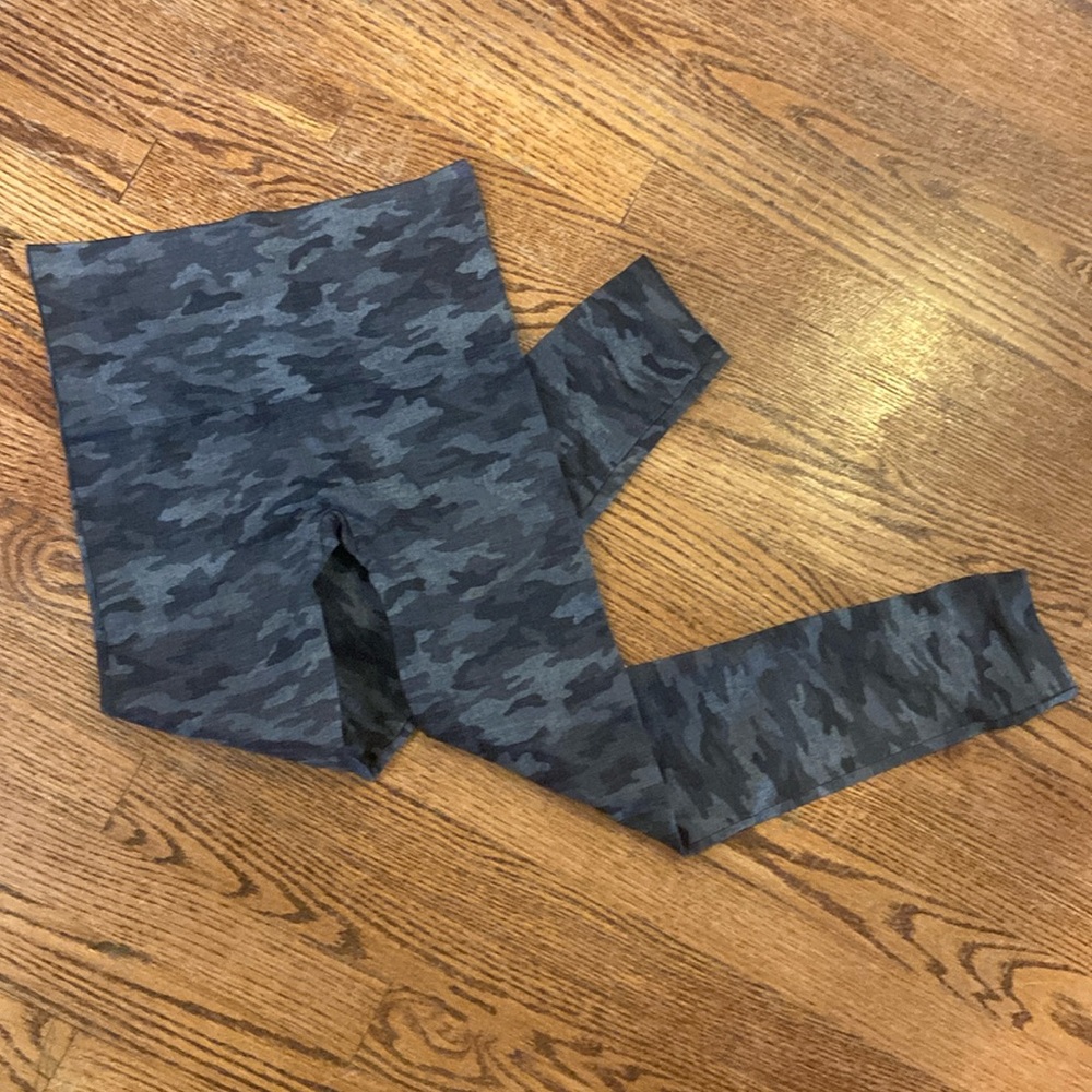 Spanx leggings grey camo